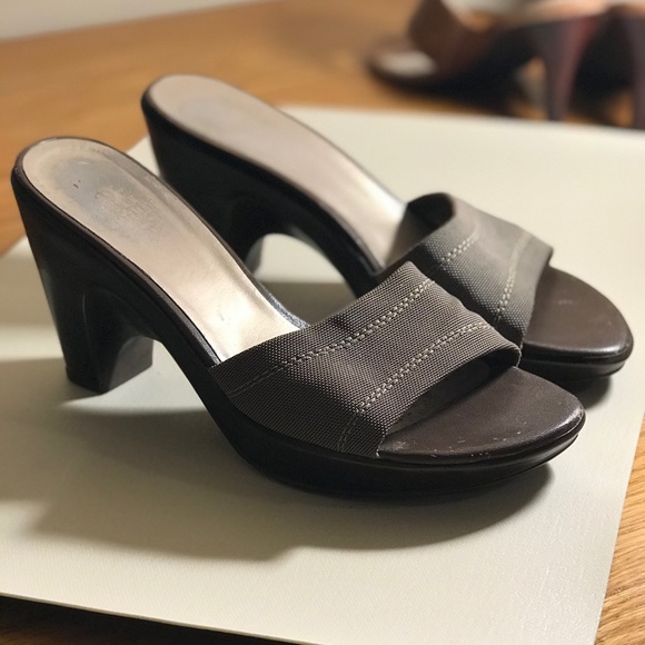 Sturat Weitzman heel shoe - Picture 3 of 12